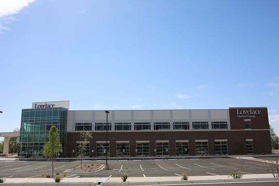 Lovelace Medical Group opens new “eco-friendly” clinic at Jefferson and Osuna April 17